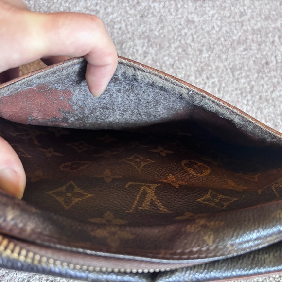 Auth LOUIS VUITTON Monogram Compiegne 23 Clutch Bag - Picture 8 of 15